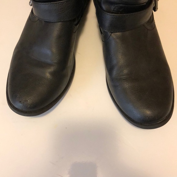 Boots - Picture 3 of 4